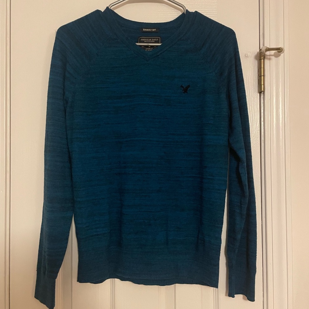 V neck sweater